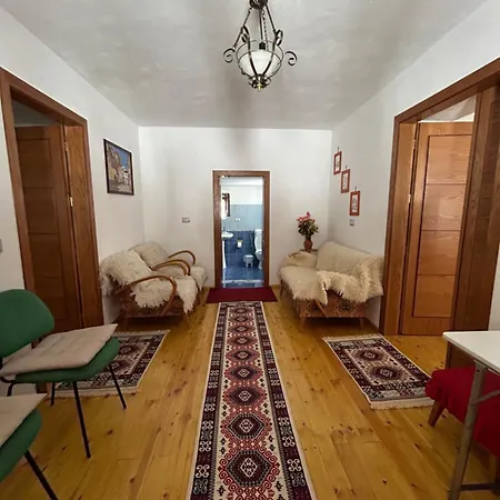 Florija's Apartamento Dardhe (Korce)